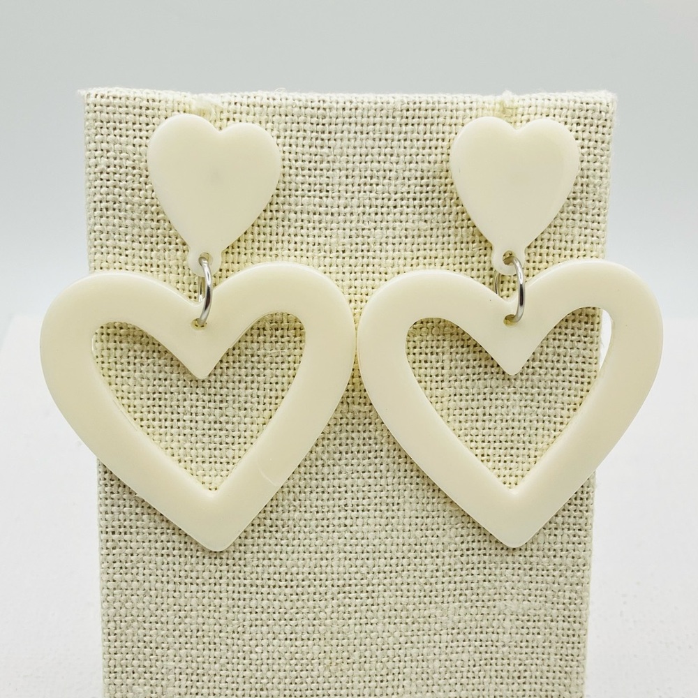 Ivory Heart Acrylic Dangle Fashion Earrings MN-3
